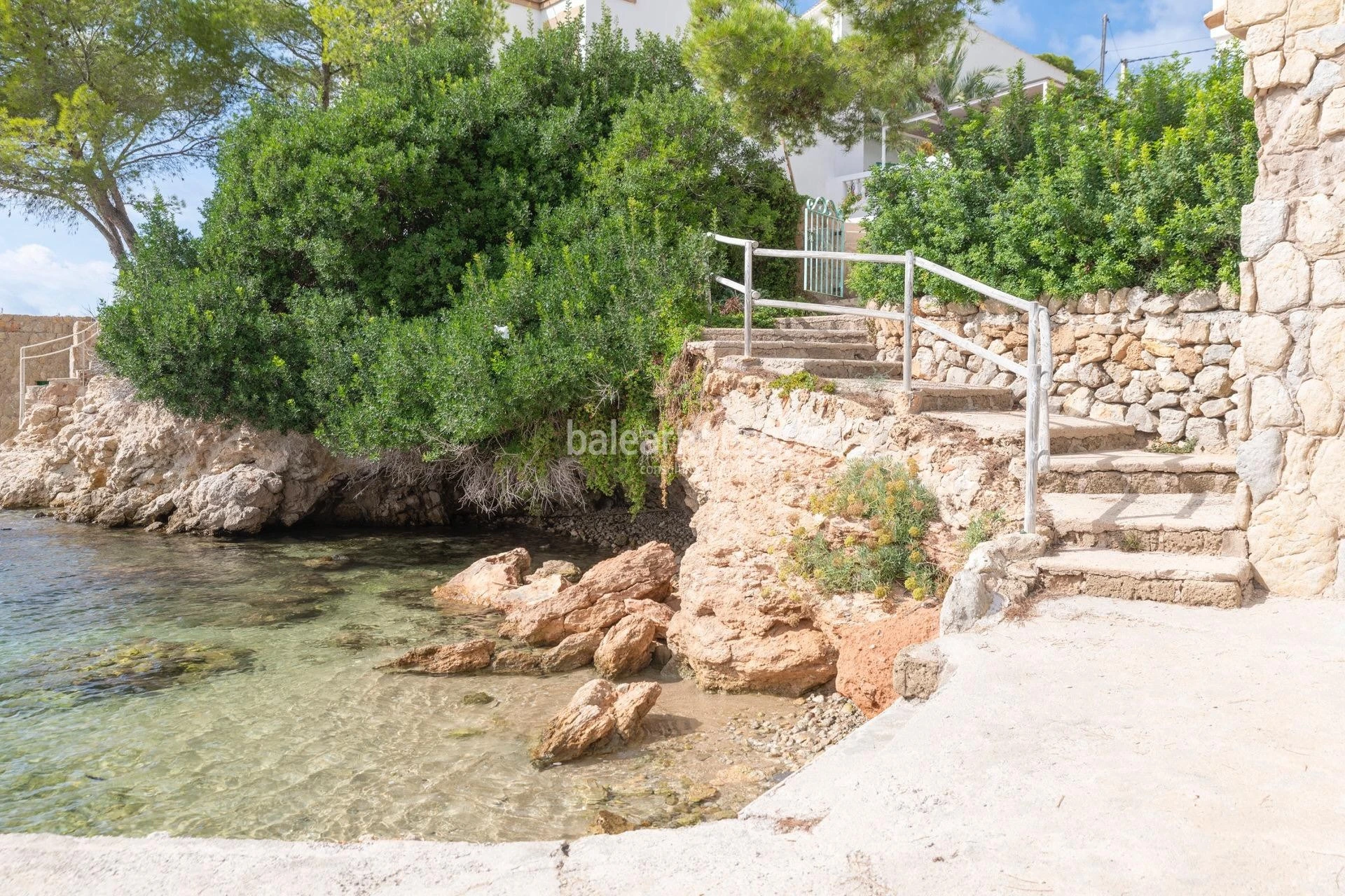 Elegant villa with spectacular views and direct access to the sea in Puerto de Andratx