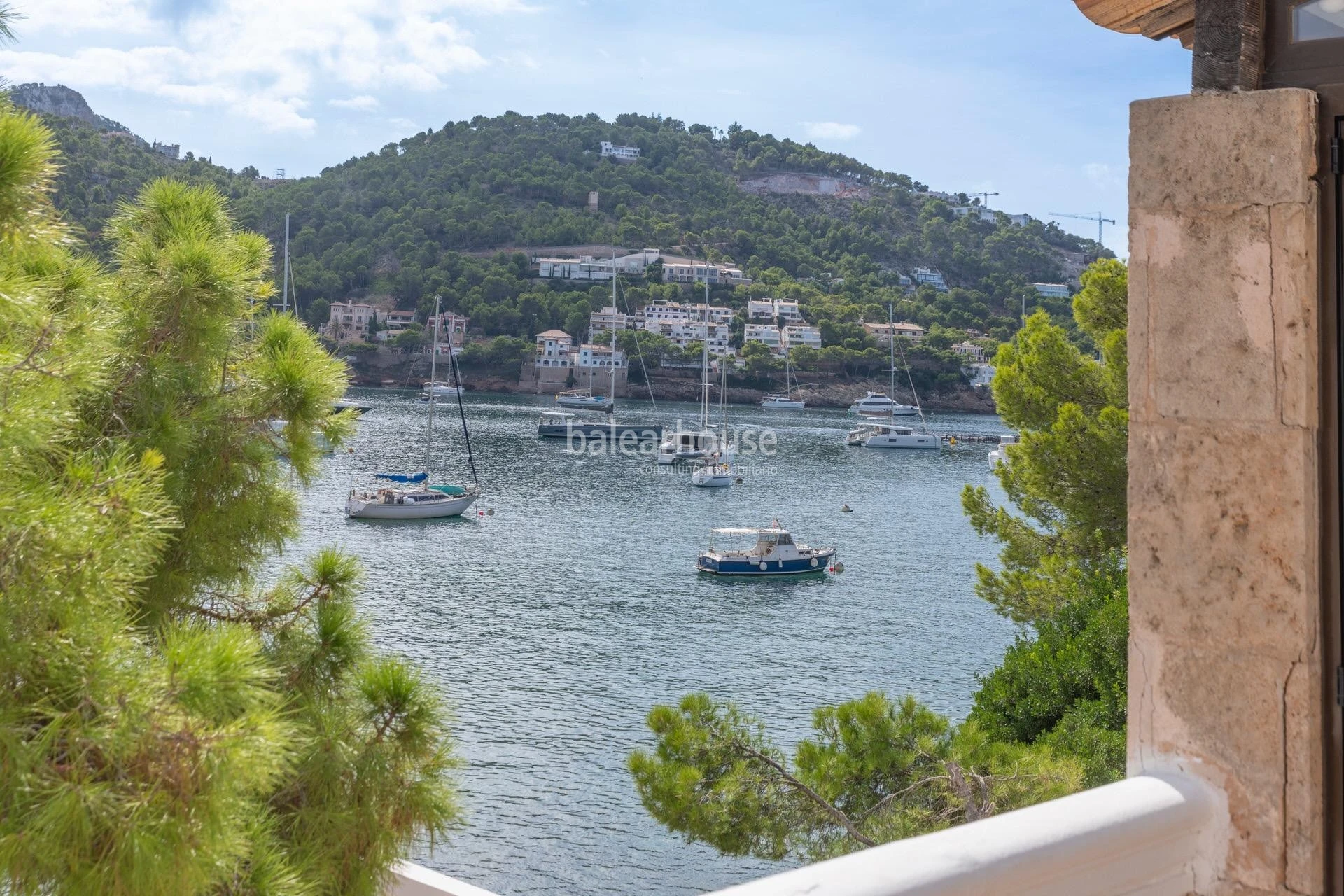 Elegant villa with spectacular views and direct access to the sea in Puerto de Andratx