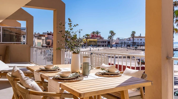 Magnificent sea views on the first line of this renovated house with large terrace and high quality