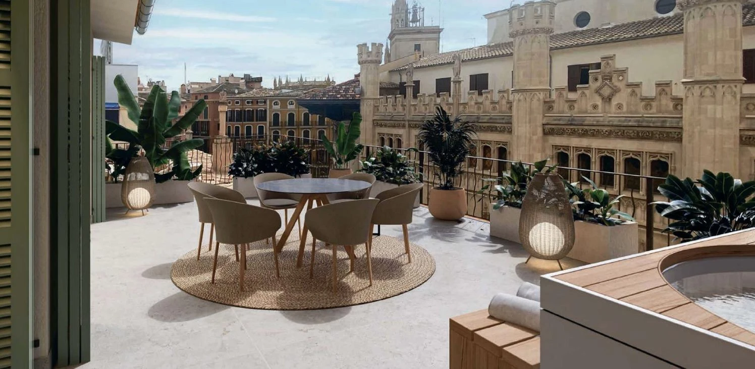 Estupendo ático reformado con altas calidades, gran solárium y vistas en el centro histórico