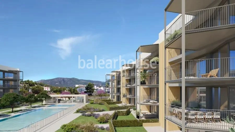 Moderna planta baja de obra nueva con terraza privada y piscinas cerca de playas en Palmanova