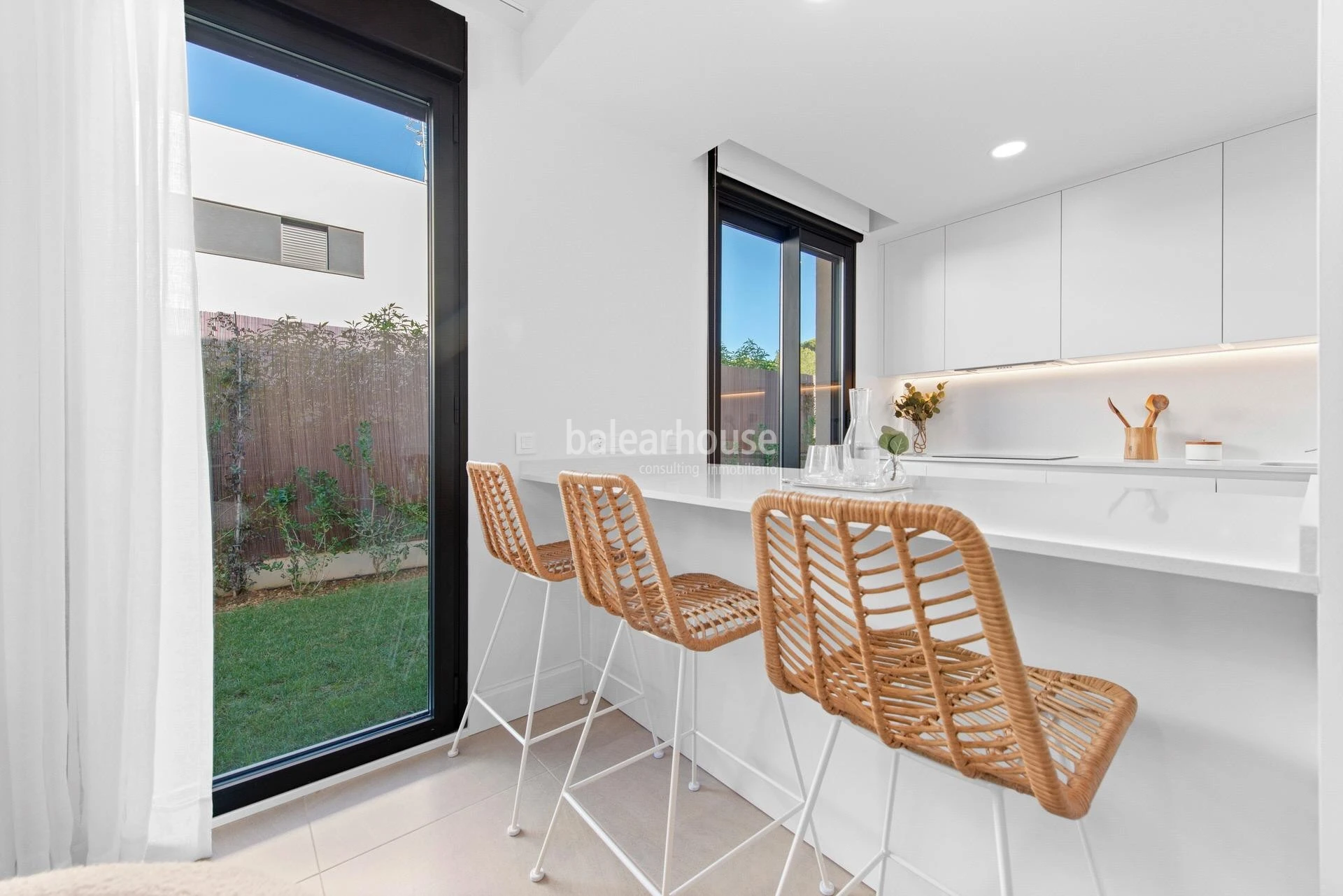 Ecelentes chalets de diseño moderno con terrazas y piscina privada en Puig de Ros