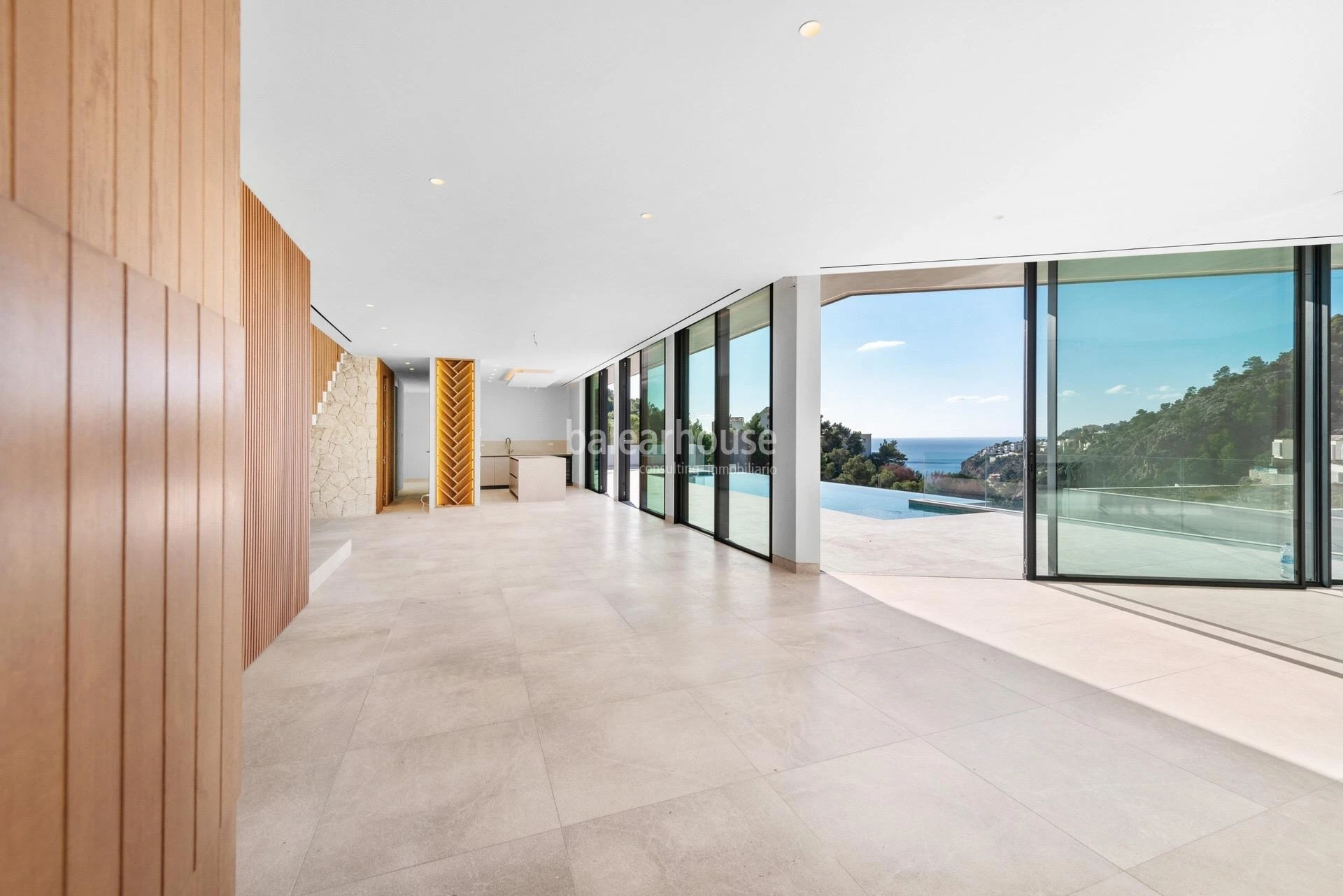 Große Villa mit gepflegtem modernem Design und wunderschönem Meerblick in Cala Llamp