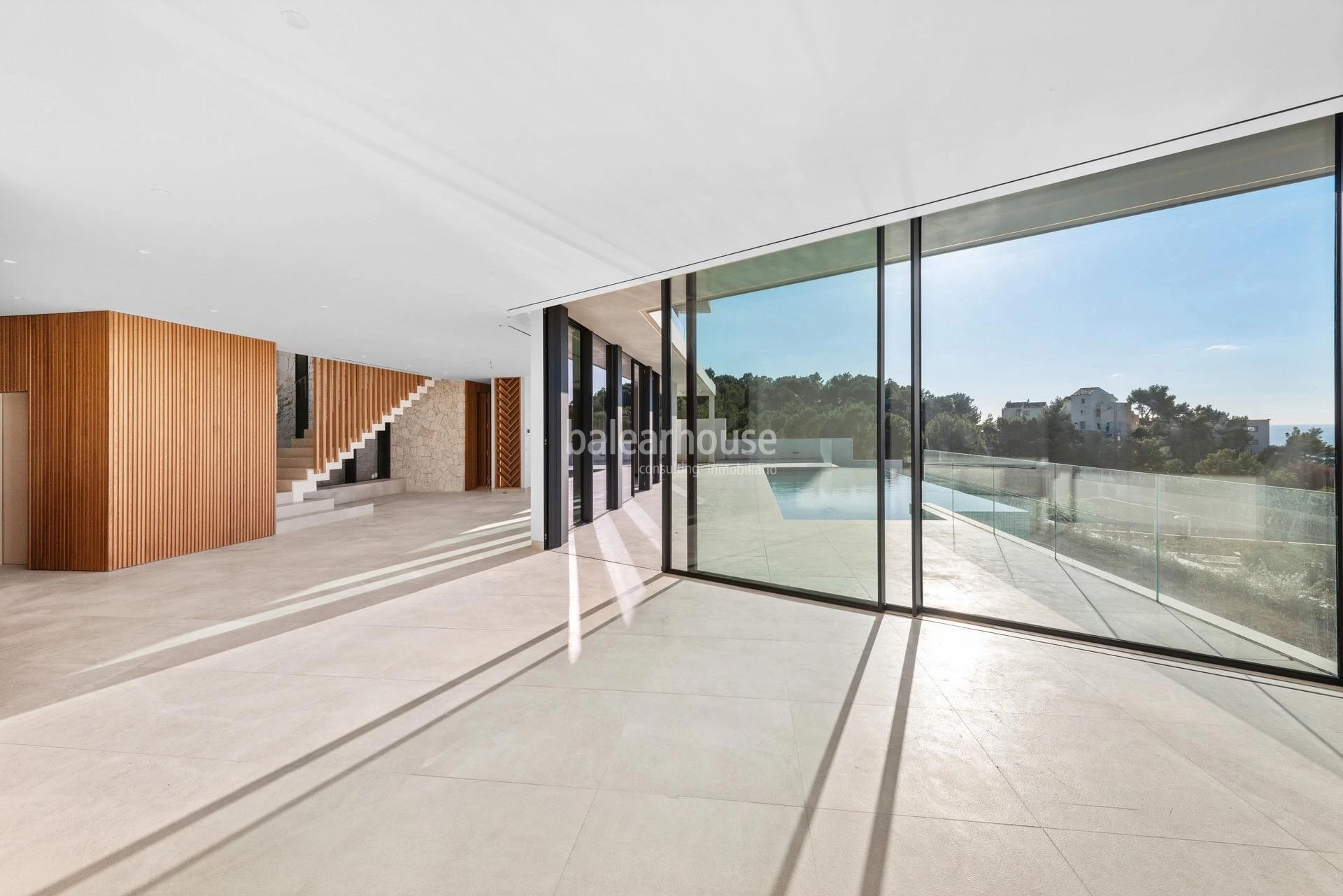 Große Villa mit gepflegtem modernem Design und wunderschönem Meerblick in Cala Llamp