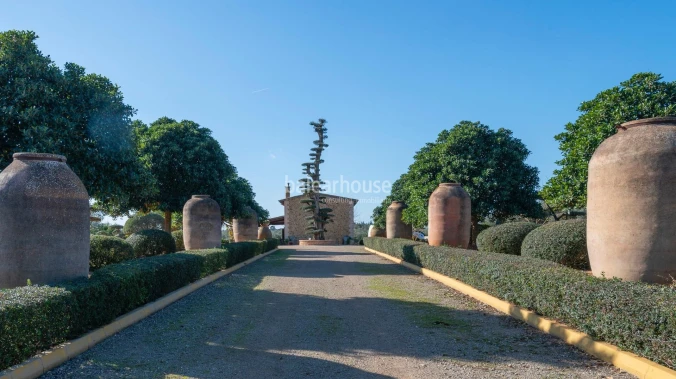 Außergewöhnliche rustikale Finca in Sencelles mit einem großen Grundstück und eigenem Olivenölanbau.