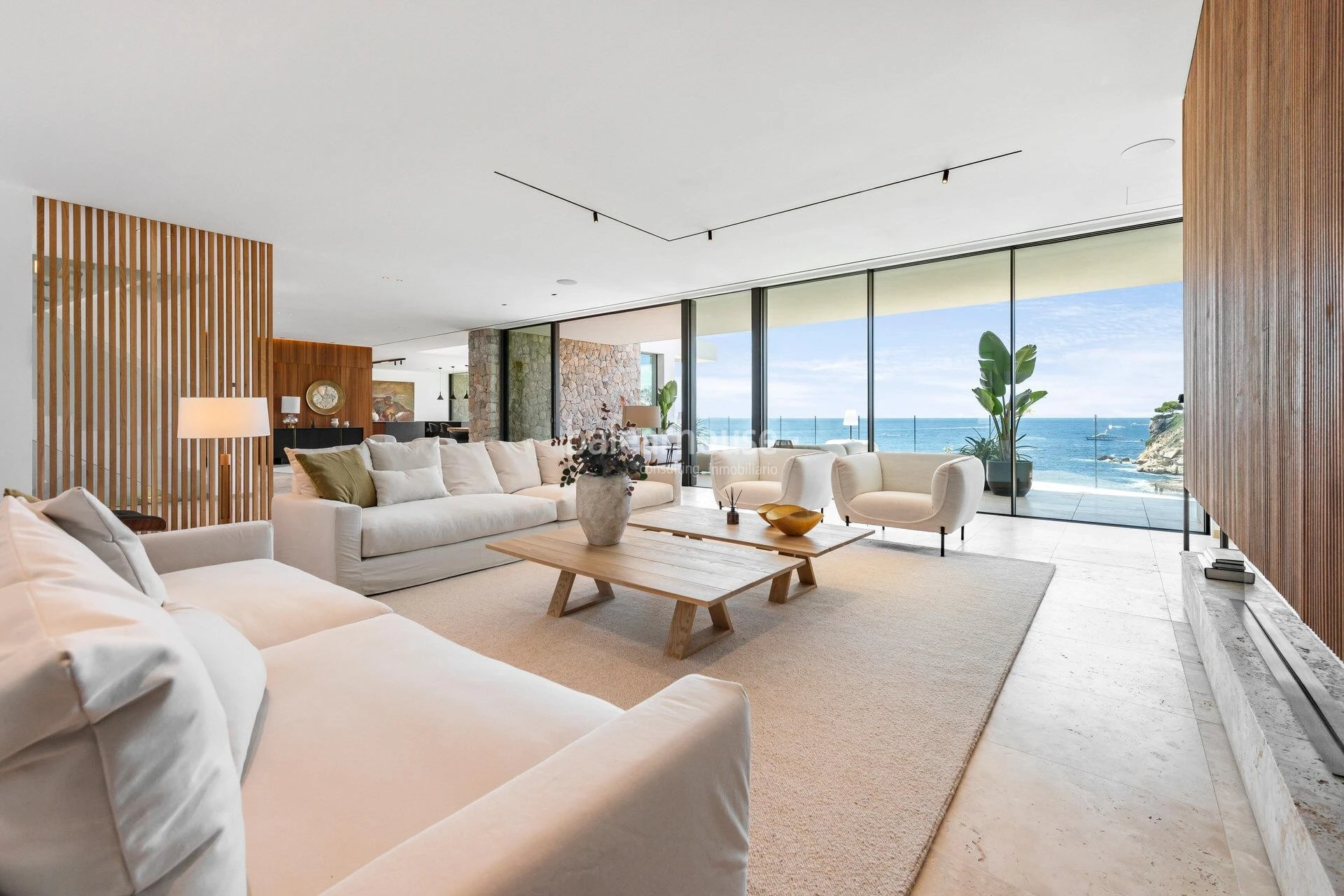 Impressive newly built seafront villa with spectacular views and sea access in Sol de Mallorca