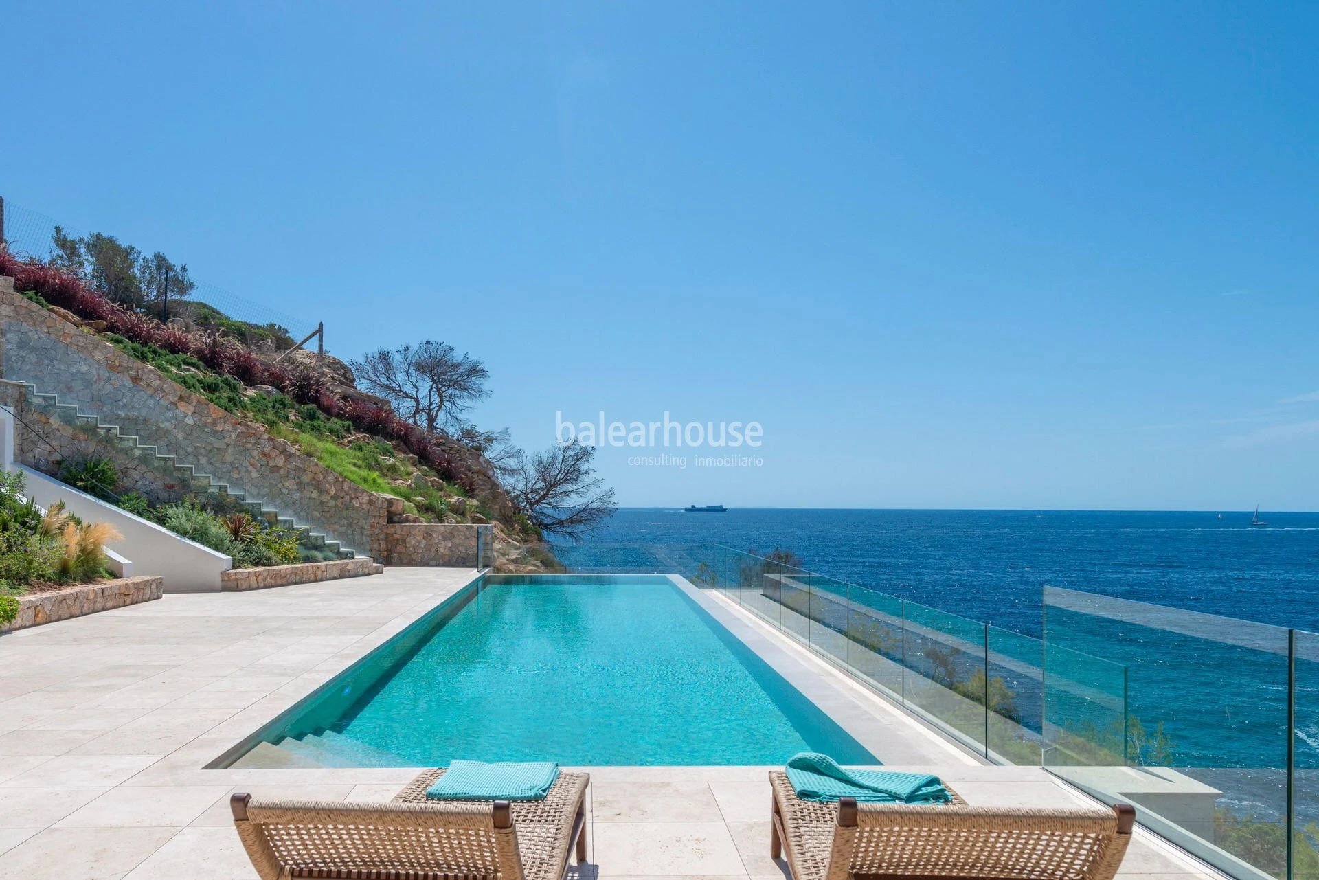 Impressive newly built seafront villa with spectacular views and sea access in Sol de Mallorca