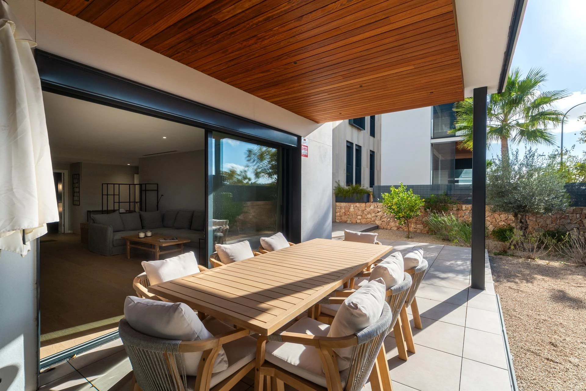 Großes Erdgeschoss mit Garten und privaten Terrassen neben dem Golfplatz in Son Quint, Palma