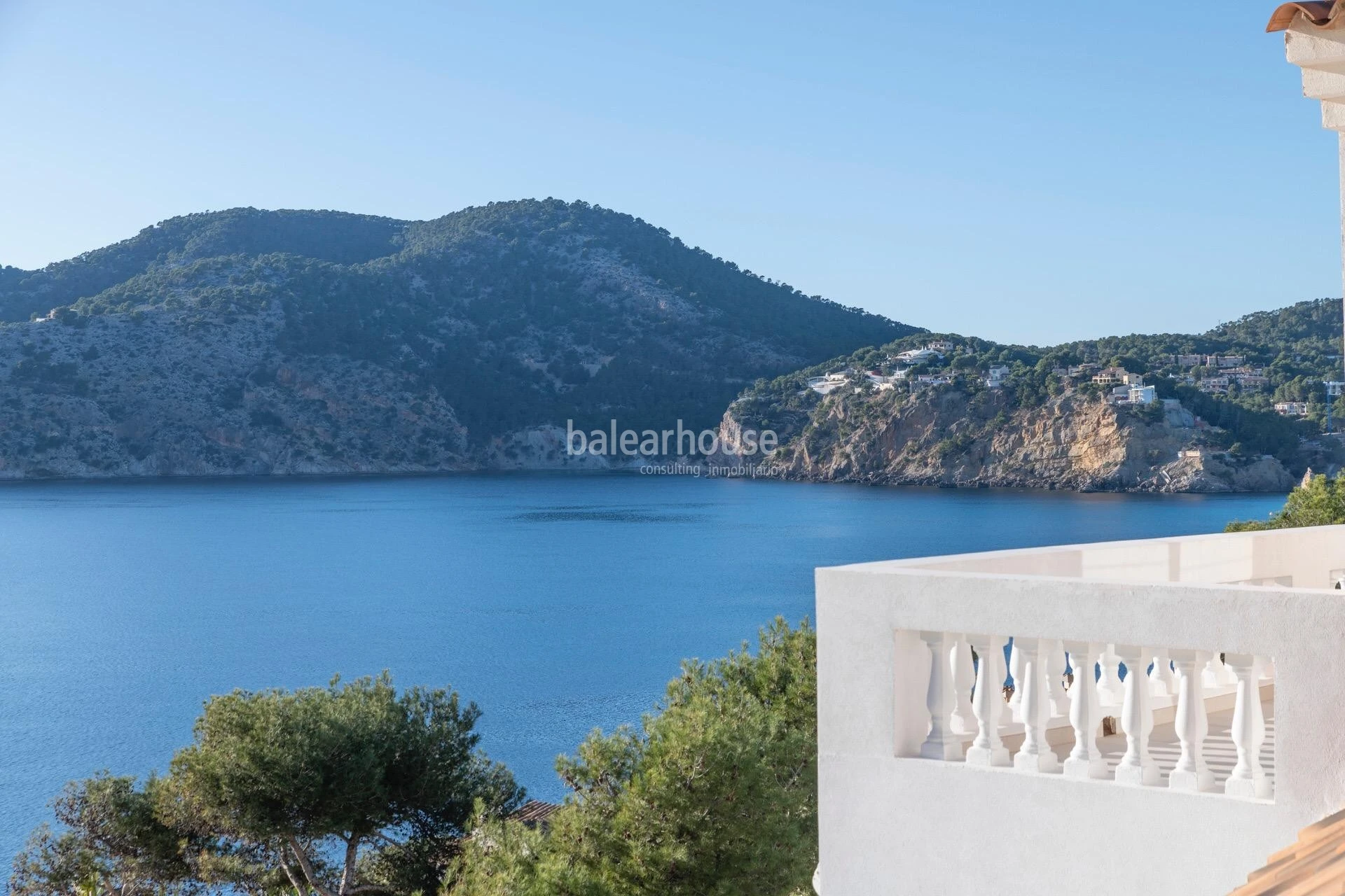 Spectacular sea views from this fabulous villa in Camp de Mar with terraces and large pool