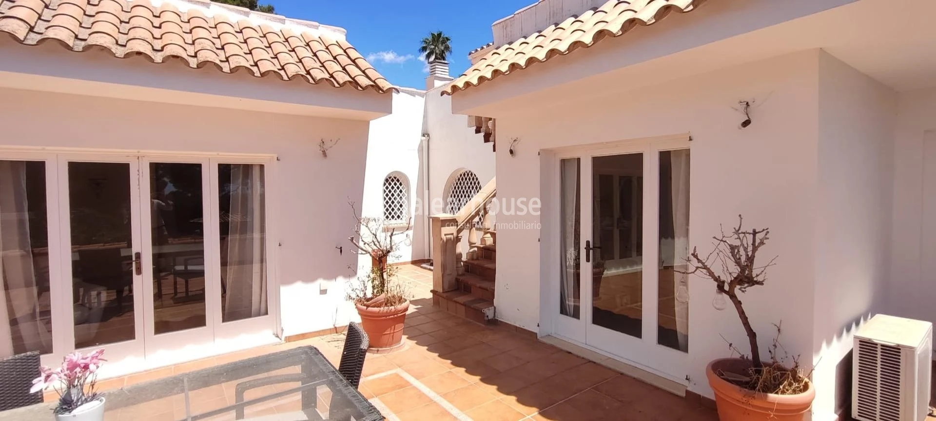 Ausgezeichnetes Grundstück mit Haus- und Designvillenprojekt in Costa d'en Blanes