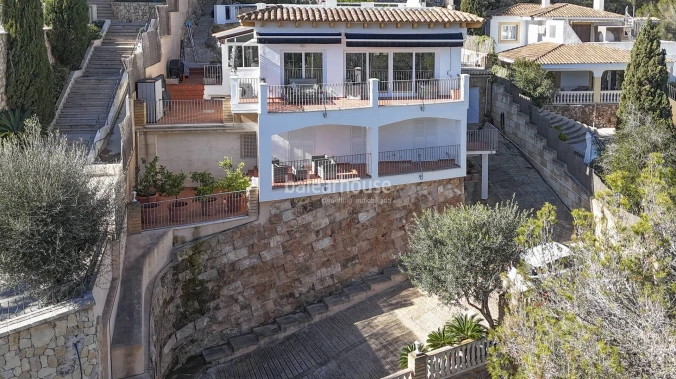 Excellent villa in Costa d'en Blanes facing south, sea views and large terraces with pool
