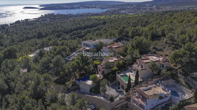 Excellent villa in Costa d'en Blanes facing south, sea views and large terraces with pool