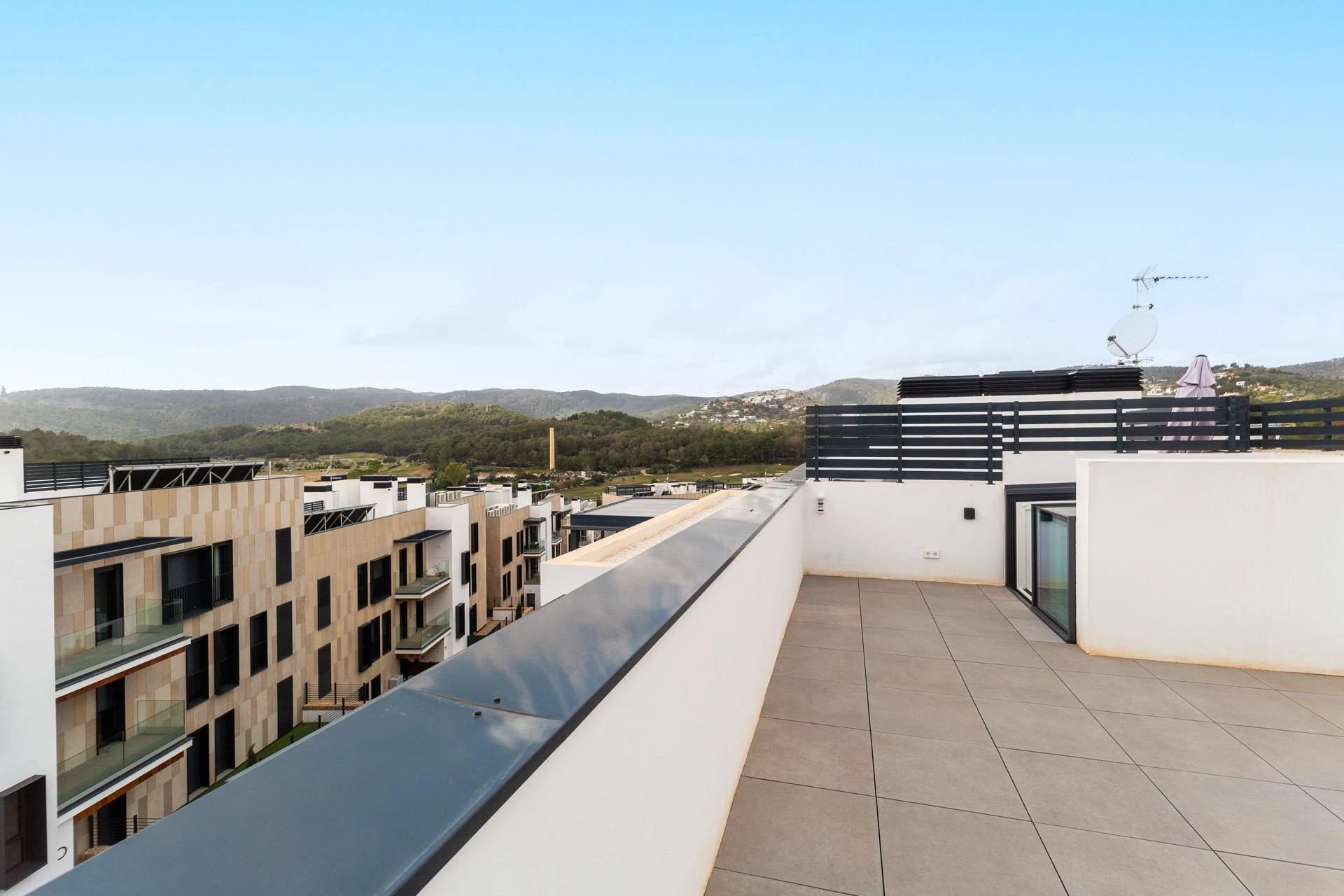 Fantastisches neues Penthouse mit Solarium und freiem Blick neben dem Golfplatz in Son Quint