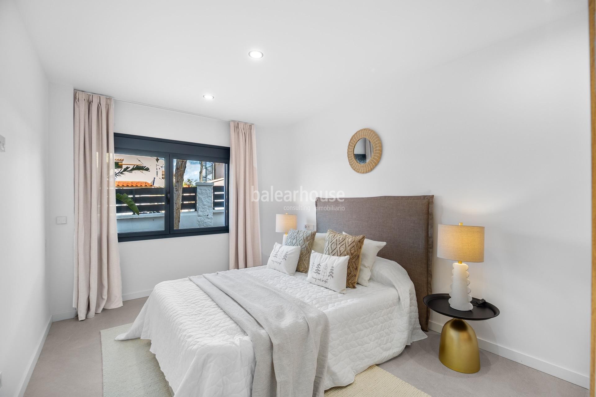 Moderna south facing villa with swimming pools and sea views next to the beach in Badía Blava