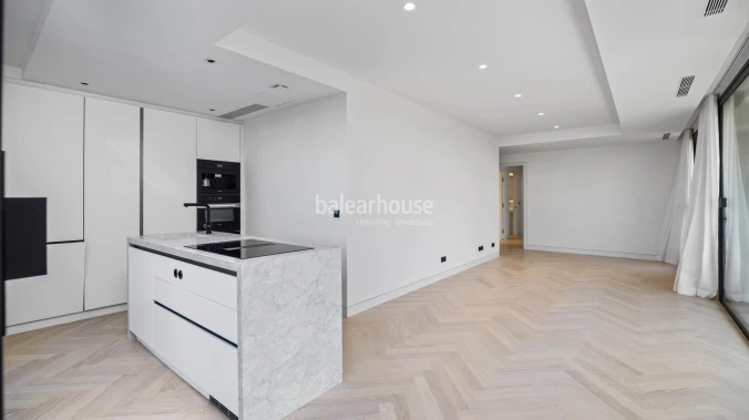 Innovatives neues Haus mit Meerblick in einer modernen Anlage neben Portixol