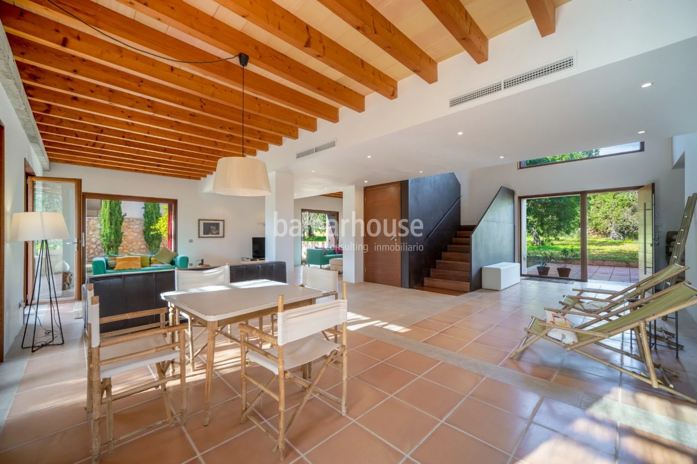 Large finca in Selva, a mixture of tradition and modernity with land holiday licence.