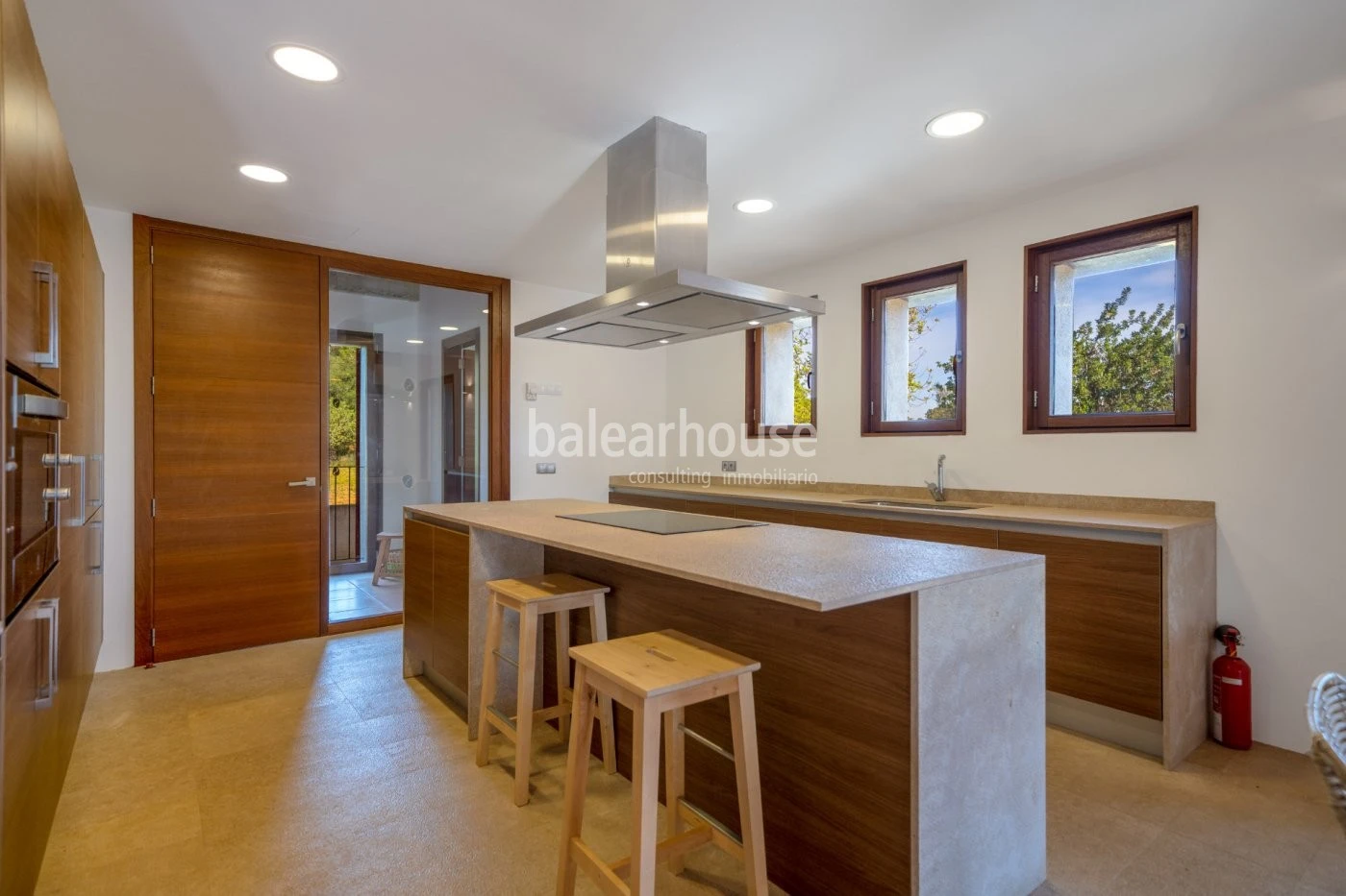 Large finca in Selva, a mixture of tradition and modernity with land holiday licence.