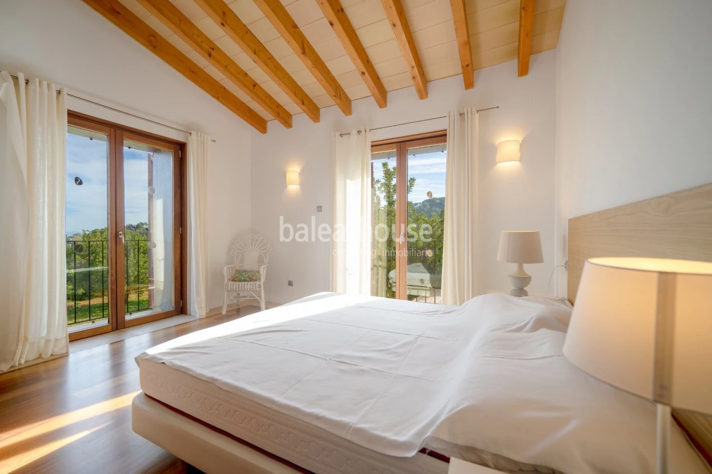 Large finca in Selva, a mixture of tradition and modernity with land holiday licence.