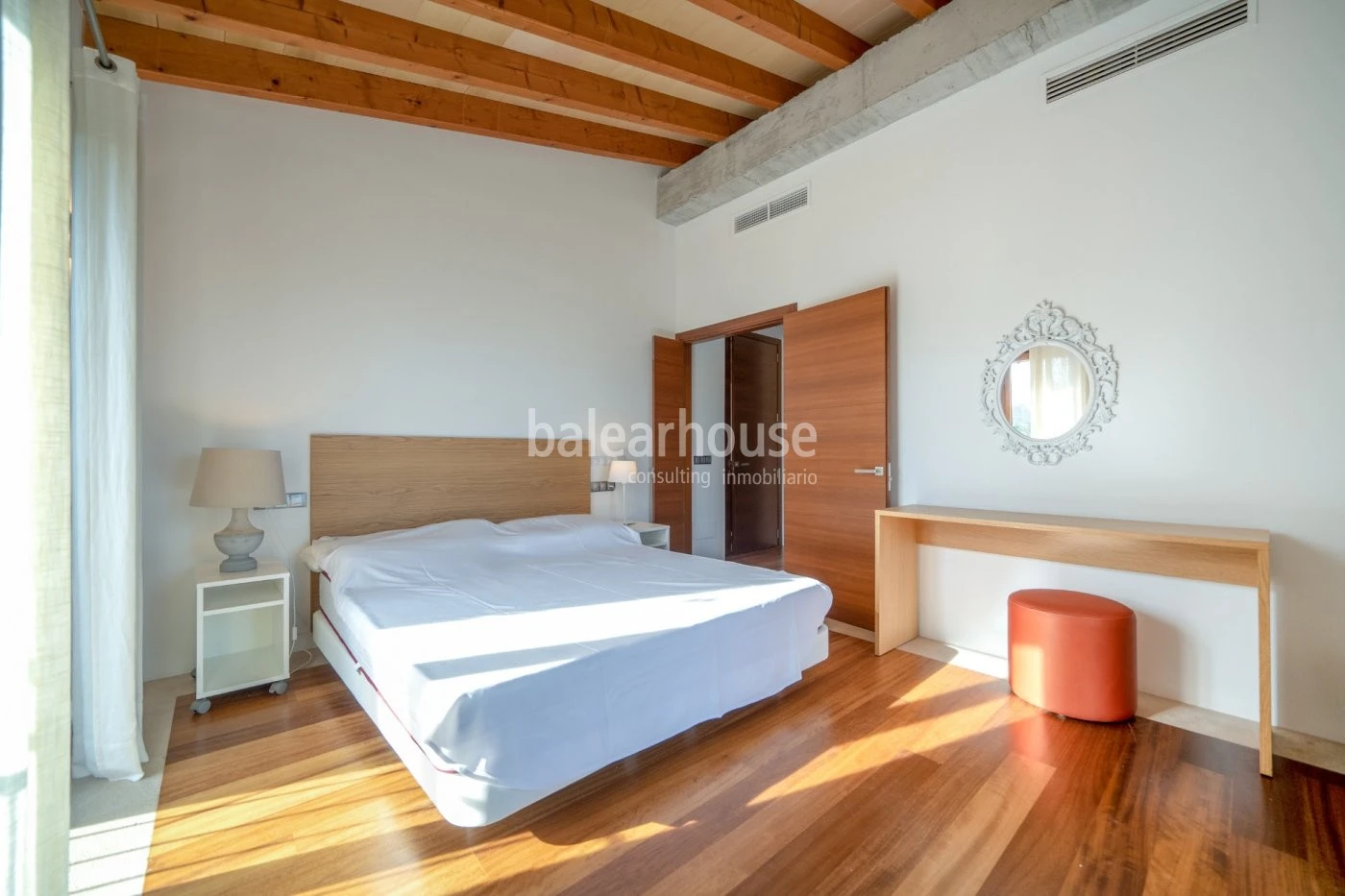 Large finca in Selva, a mixture of tradition and modernity with land holiday licence.