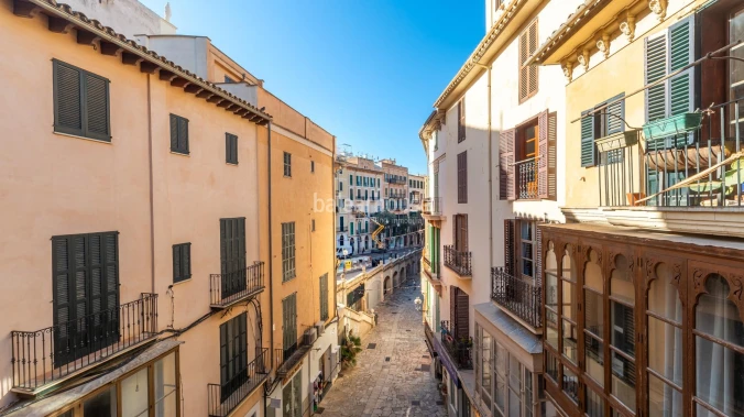 Palace for renovation with great potential in the heart of Palma's Old Town