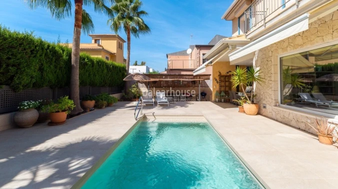 Excellent house next to the beach in Palma with exterior care of terraces, garden and pool