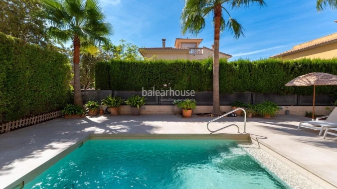 Excellent house next to the beach in Palma with exterior care of terraces, garden and pool
