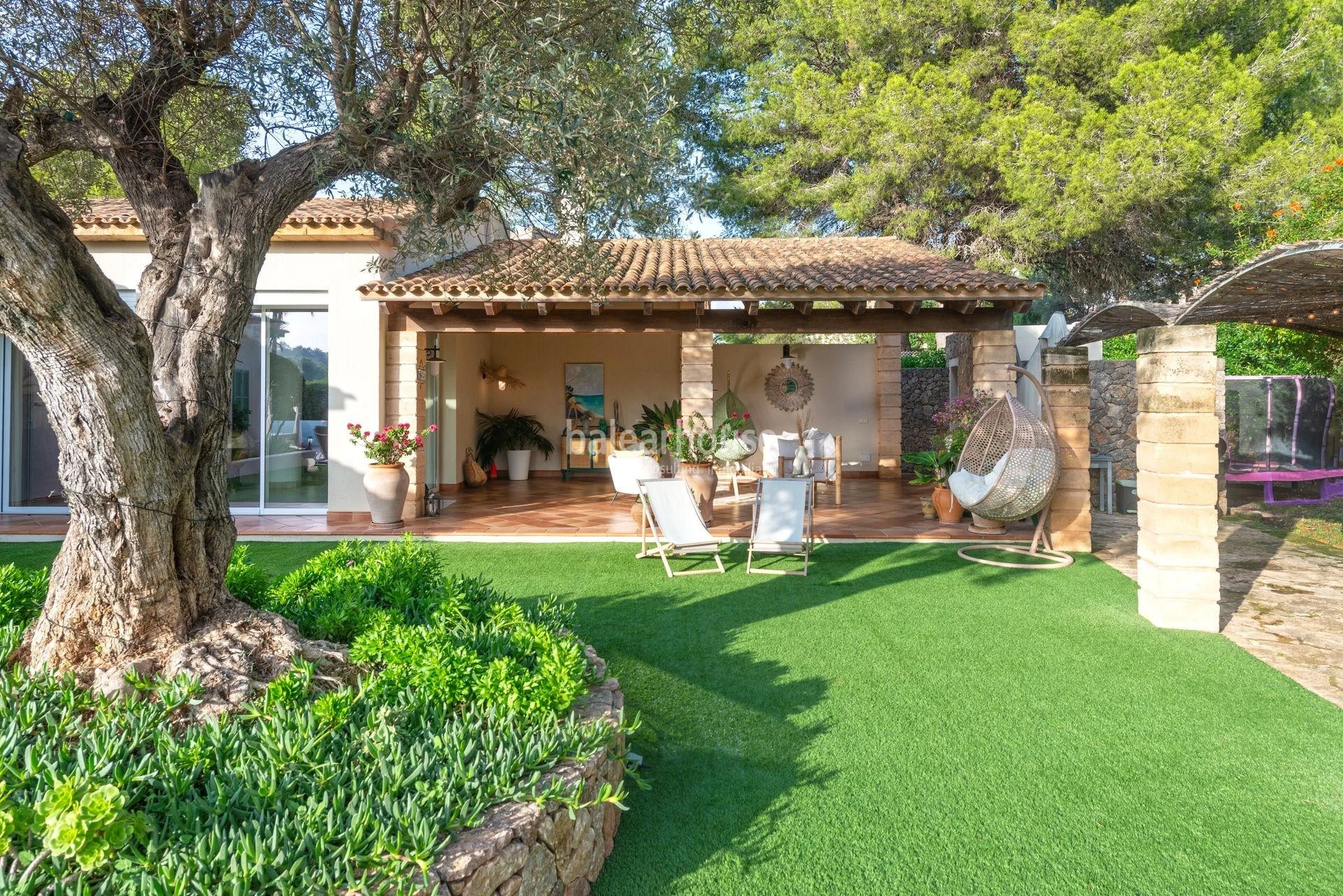 Fabelhaftes Haus im mediterranen Stil und große Außenbereiche in der Nähe von Stränden in Santa Pons