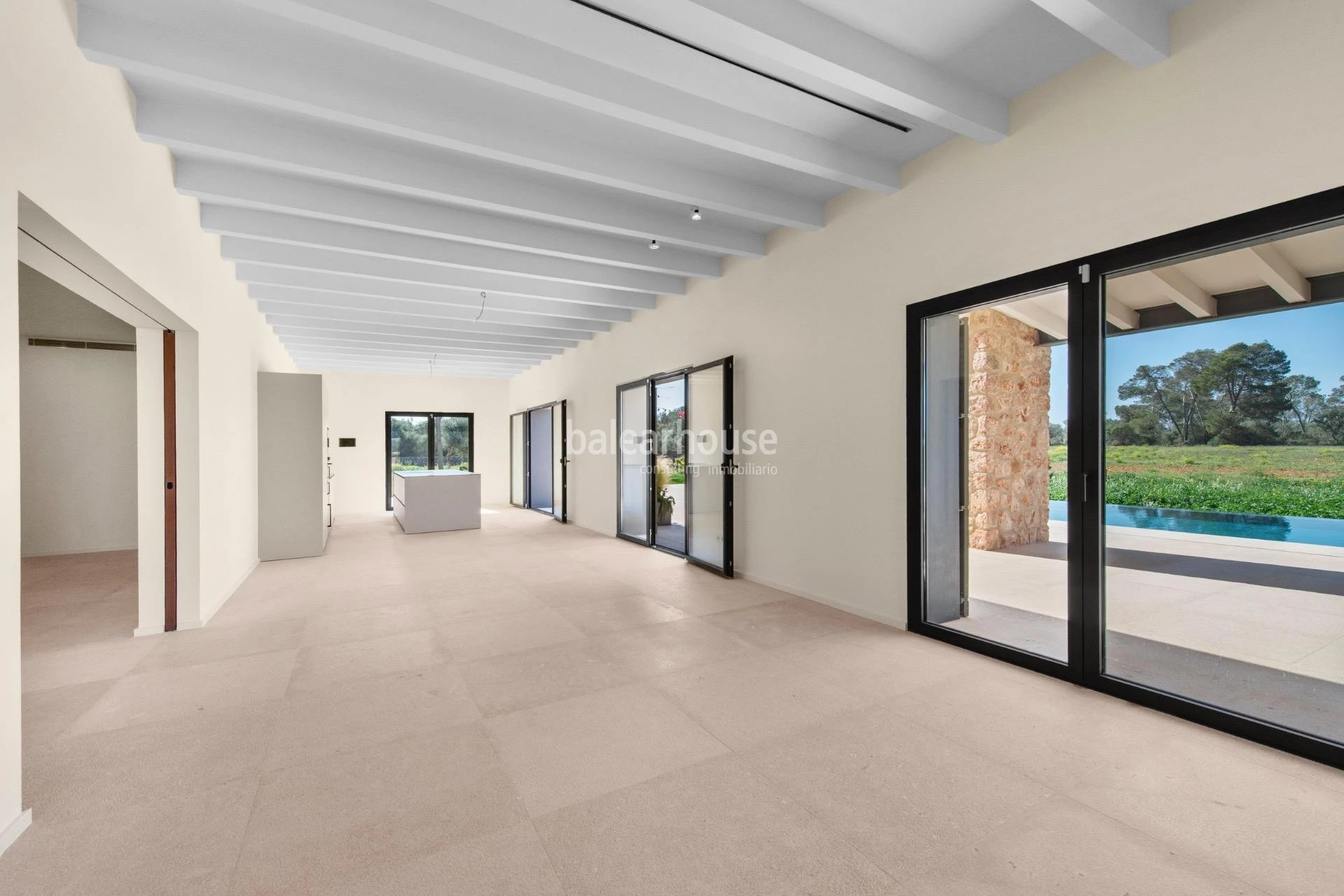 Große neue Finca in rustikalem und modernem Design mit großem Grundstück in Llucmajor