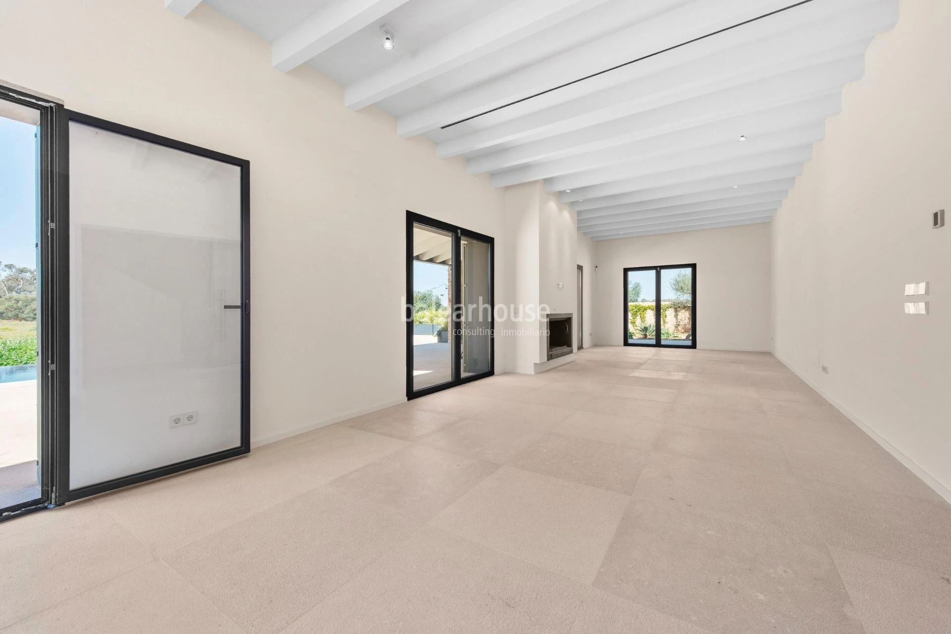 Große neue Finca in rustikalem und modernem Design mit großem Grundstück in Llucmajor