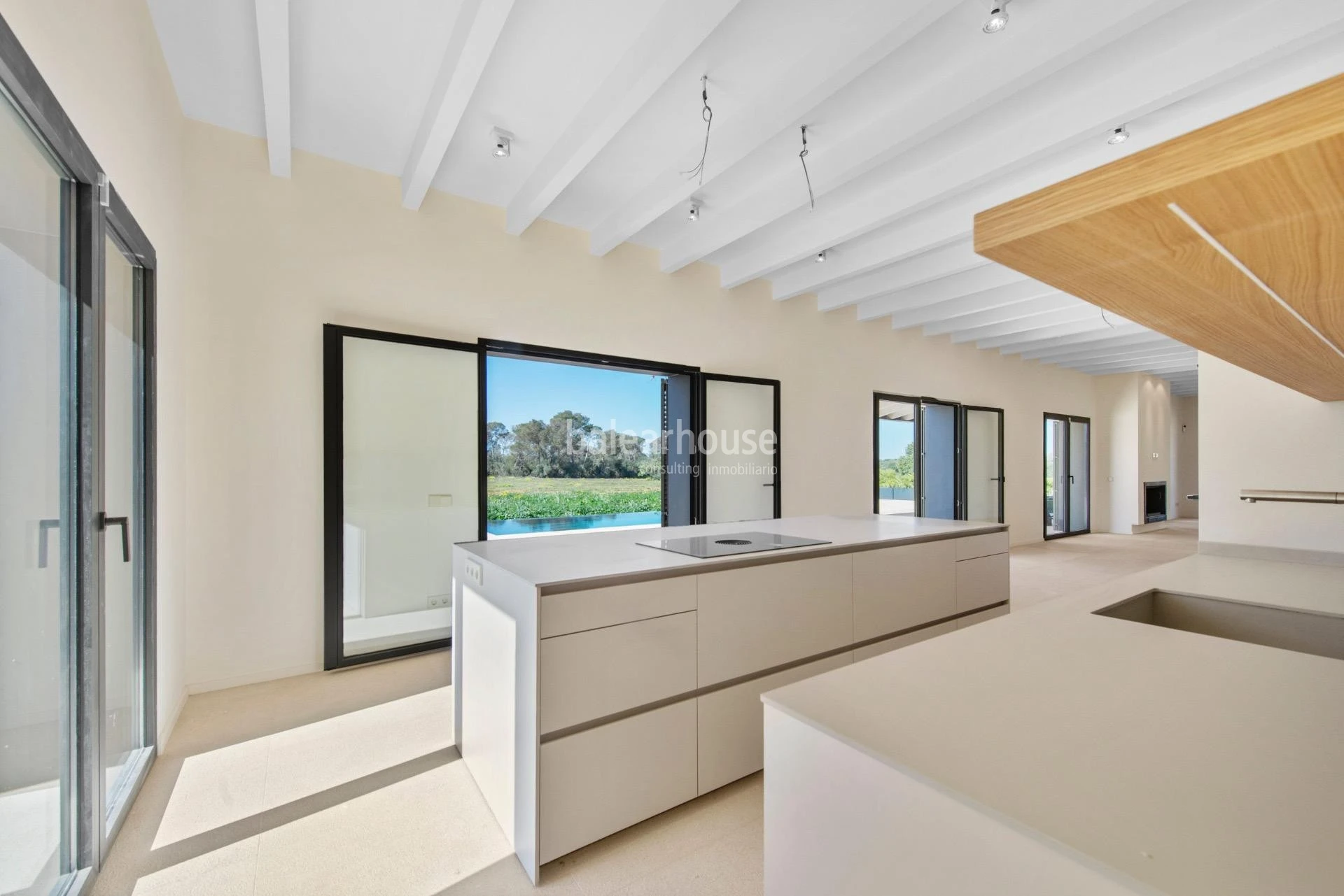 Große neue Finca in rustikalem und modernem Design mit großem Grundstück in Llucmajor