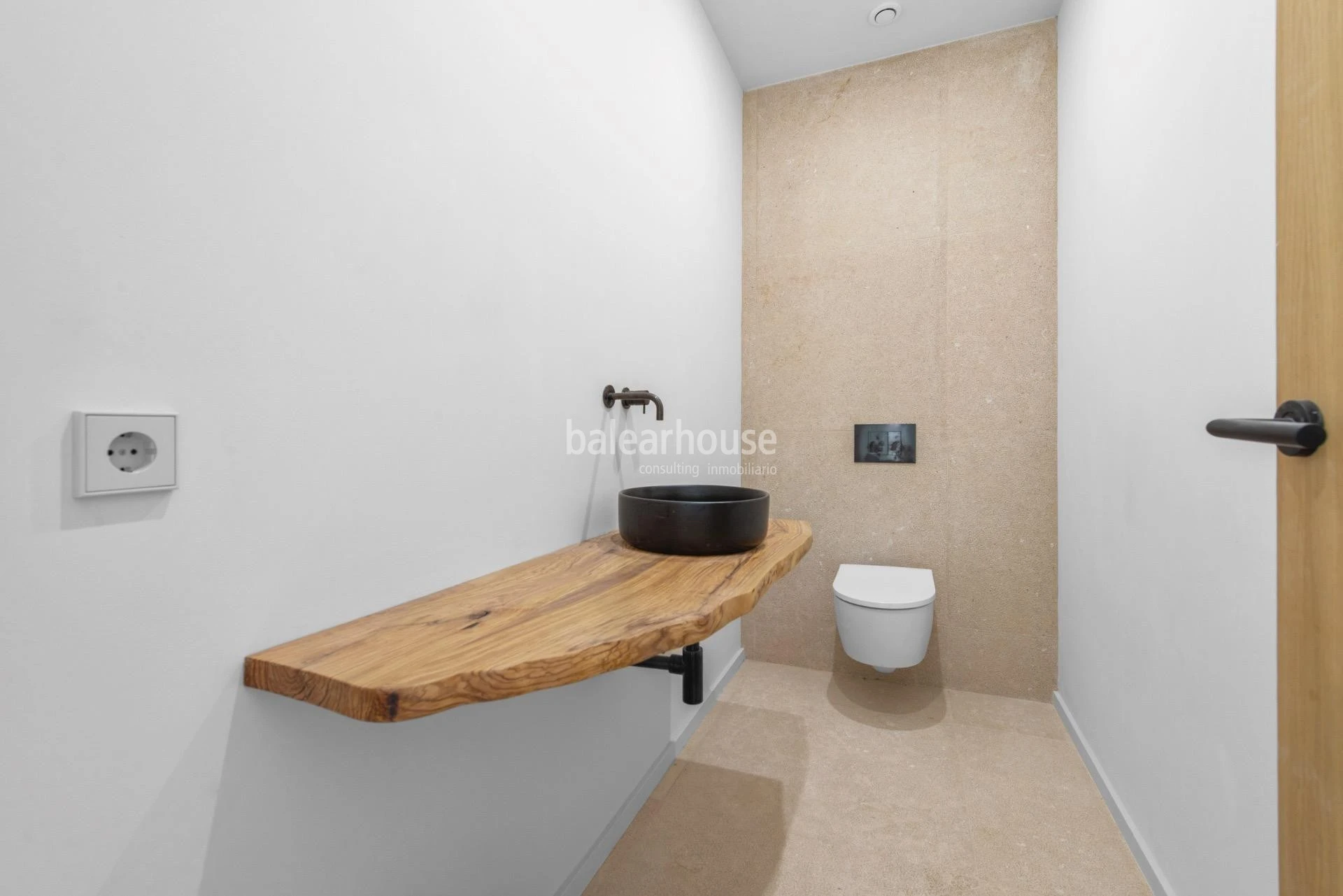 Große neue Finca in rustikalem und modernem Design mit großem Grundstück in Llucmajor