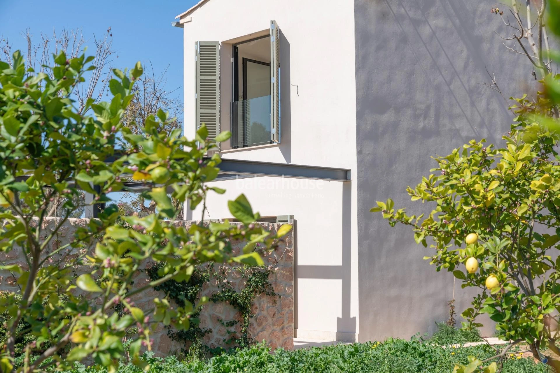 Große neue Finca in rustikalem und modernem Design mit großem Grundstück in Llucmajor