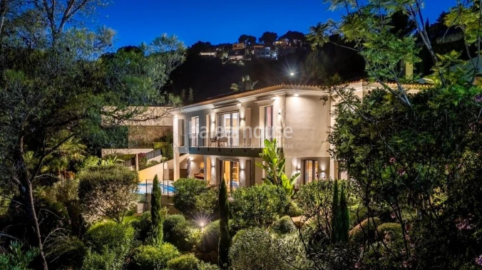 Beautiful modern villa in mediterranean style next to a green area in Costa den Blanes.
