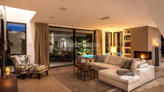 Beautiful modern villa in mediterranean style next to a green area in Costa den Blanes.