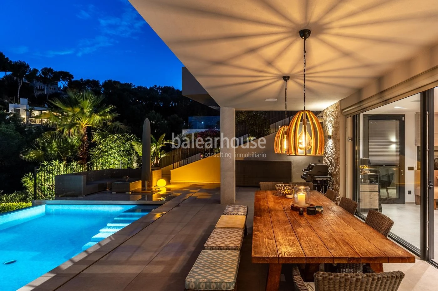 Preciosa villa moderna de estilo mediterraneo junto a zona verde en Costa den Blanes.