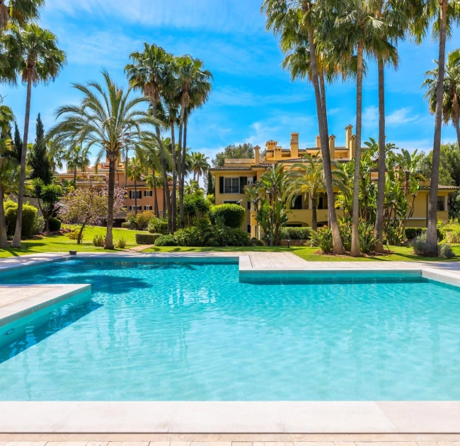 Excellent ground floor with terraces and garden in an exclusive urbanization with pool in Son Vida