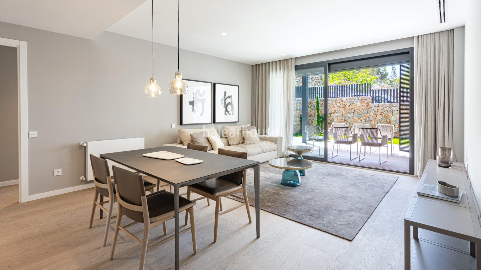 Large ground floor apartment in Palma next to the golf course, with terrace and private garden.