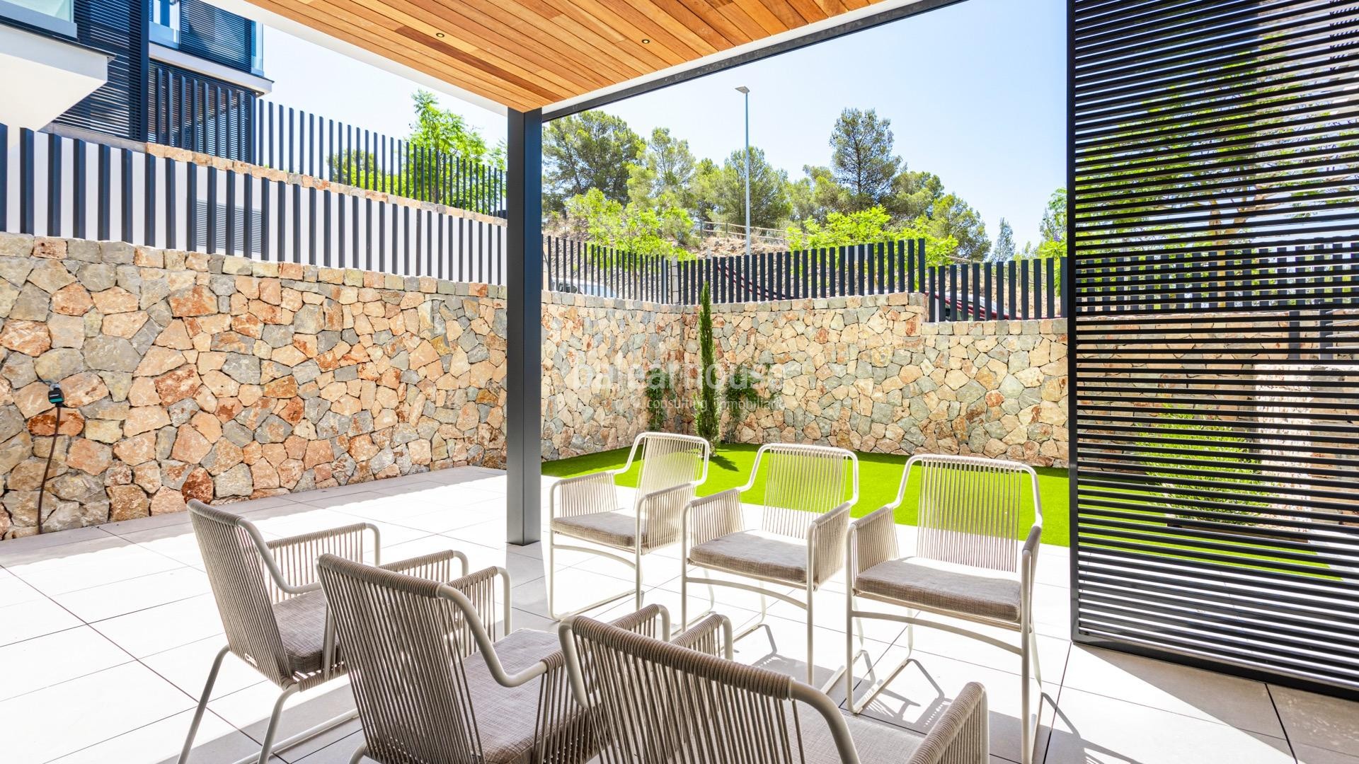 Gran planta baja a estrenar en Palma junto al golf, con terraza y jardín privado.