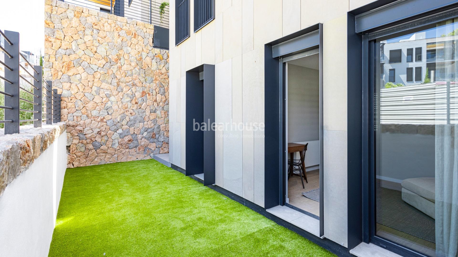 Gran planta baja a estrenar en Palma junto al golf, con terraza y jardín privado.