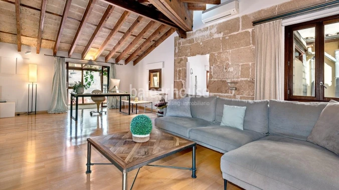 Excellent penthouse located in the historic centre of Palma with large terrace and views of the city