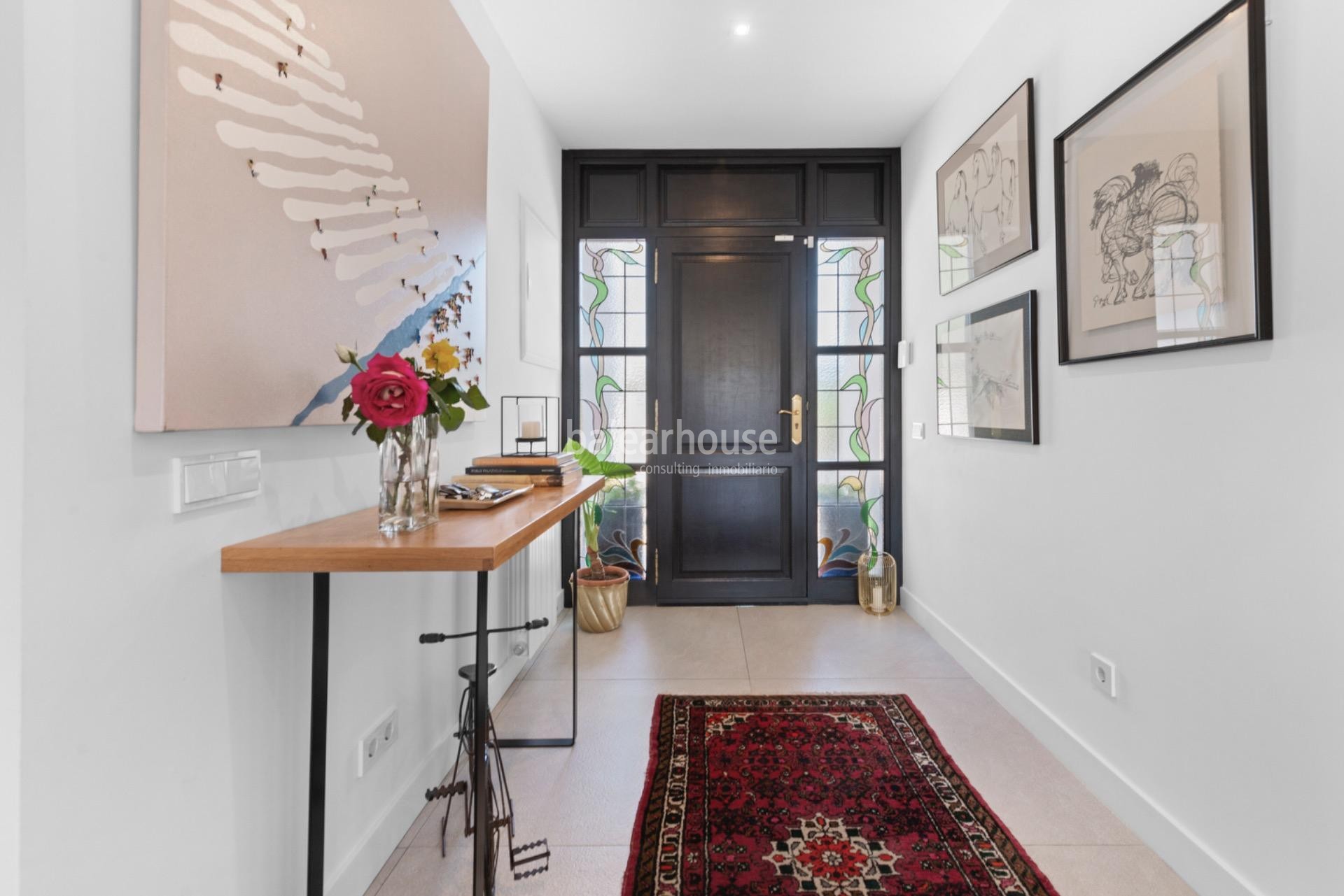 Impecable casa en terreno urbano con piscina y zona para invitados en Establiments