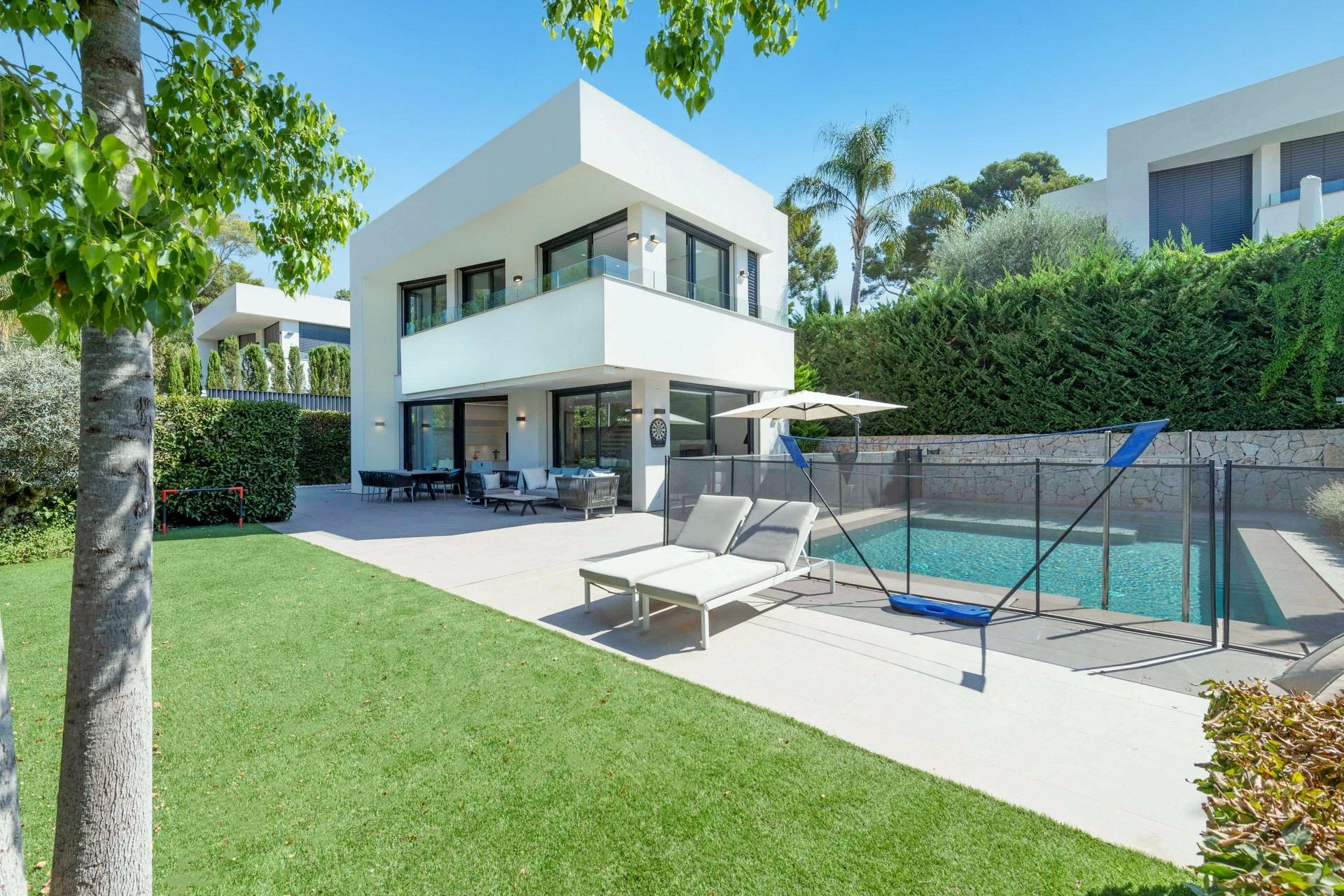 Moderna casa en el golf de Son Vida con altas calidades y magníficos espacios exteriores