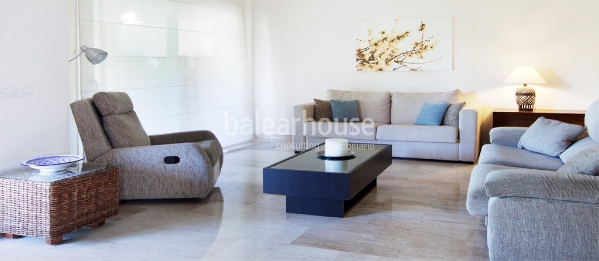 Bonito y cómodo apartamento de alta calidad en un tranquilo y verde entorno de la ciudad.