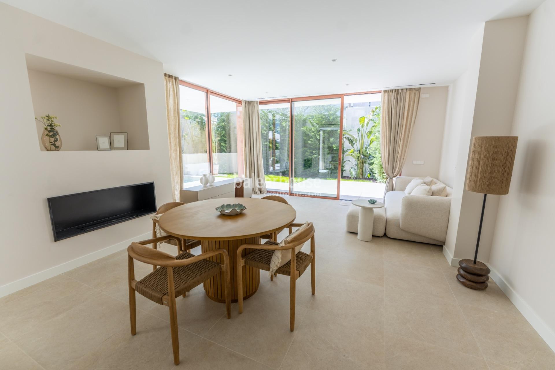 Exclusive new build ground floor apartment in Palma with swimming pool, private garden