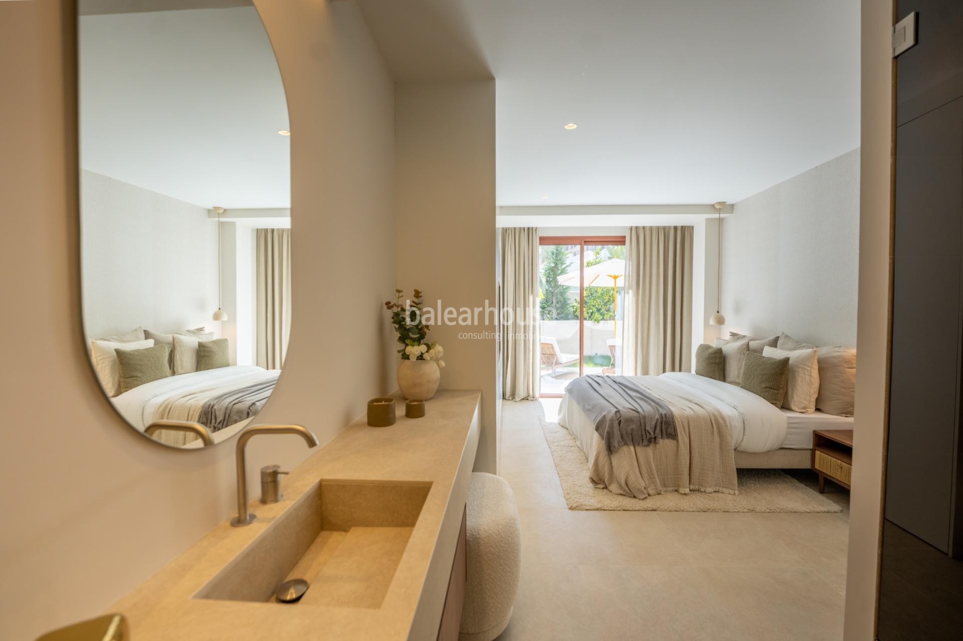 Exclusive new build ground floor apartment in Palma with swimming pool, private garden