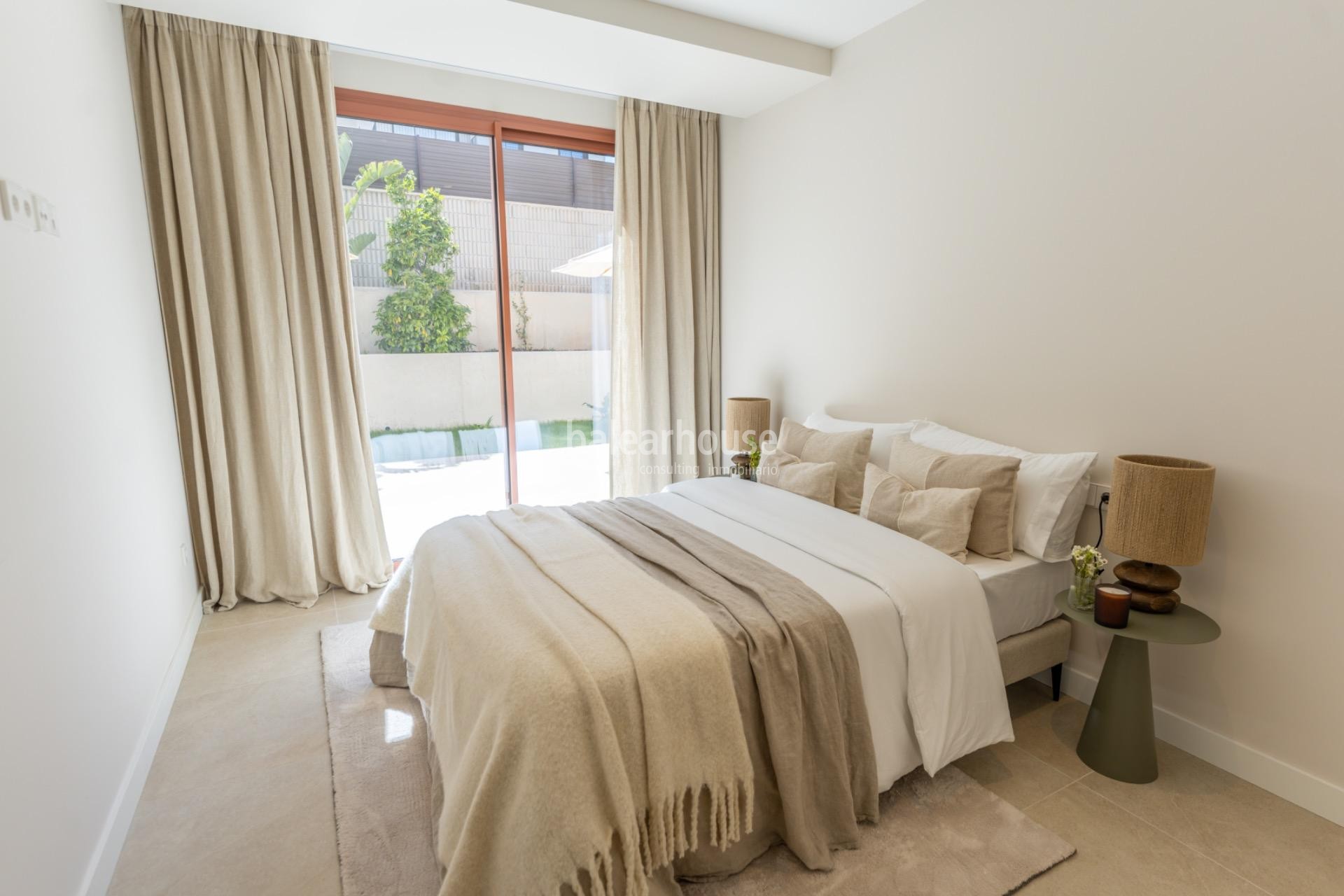 Exclusive new build ground floor apartment in Palma with swimming pool, private garden