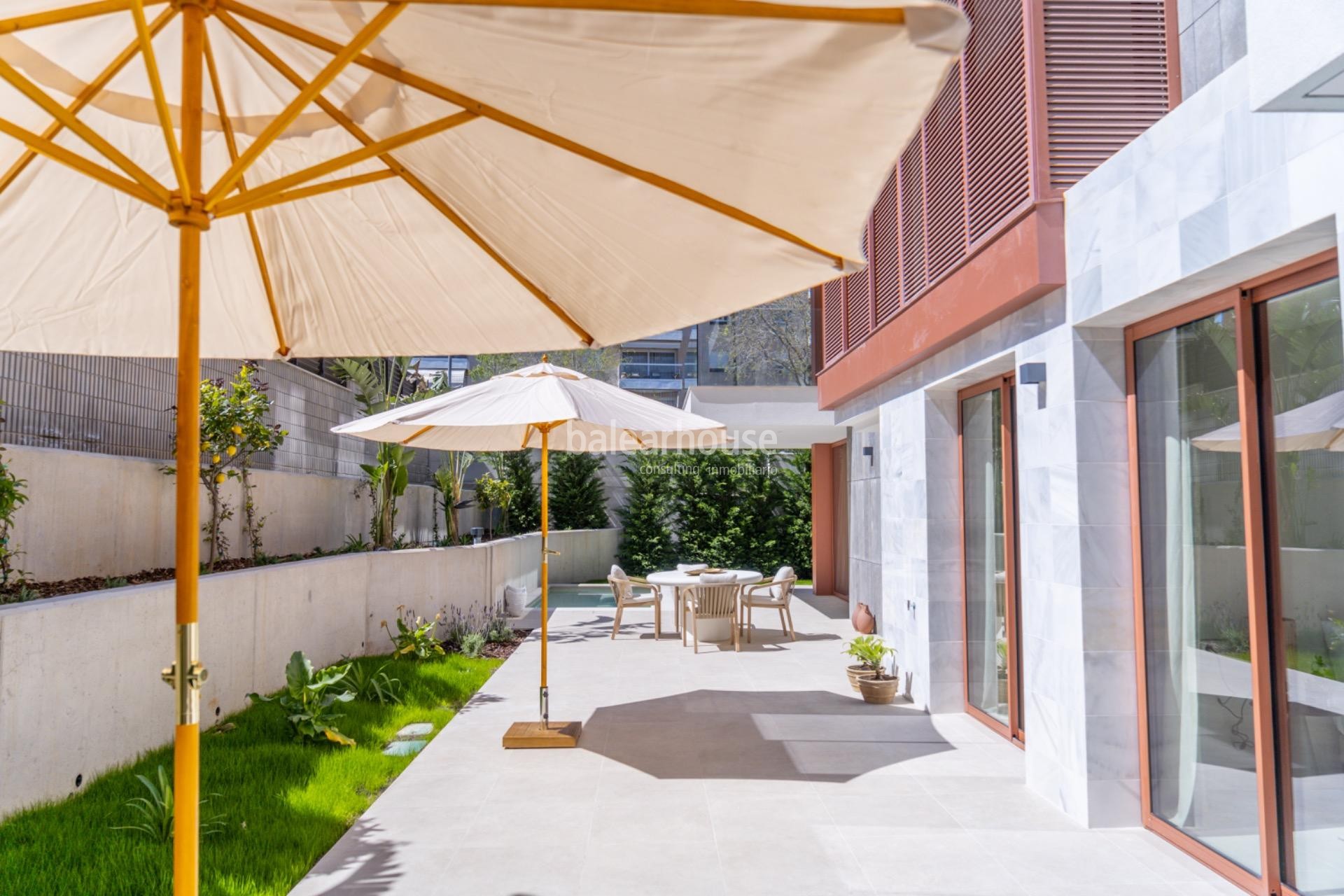 Exclusive new build ground floor apartment in Palma with swimming pool, private garden