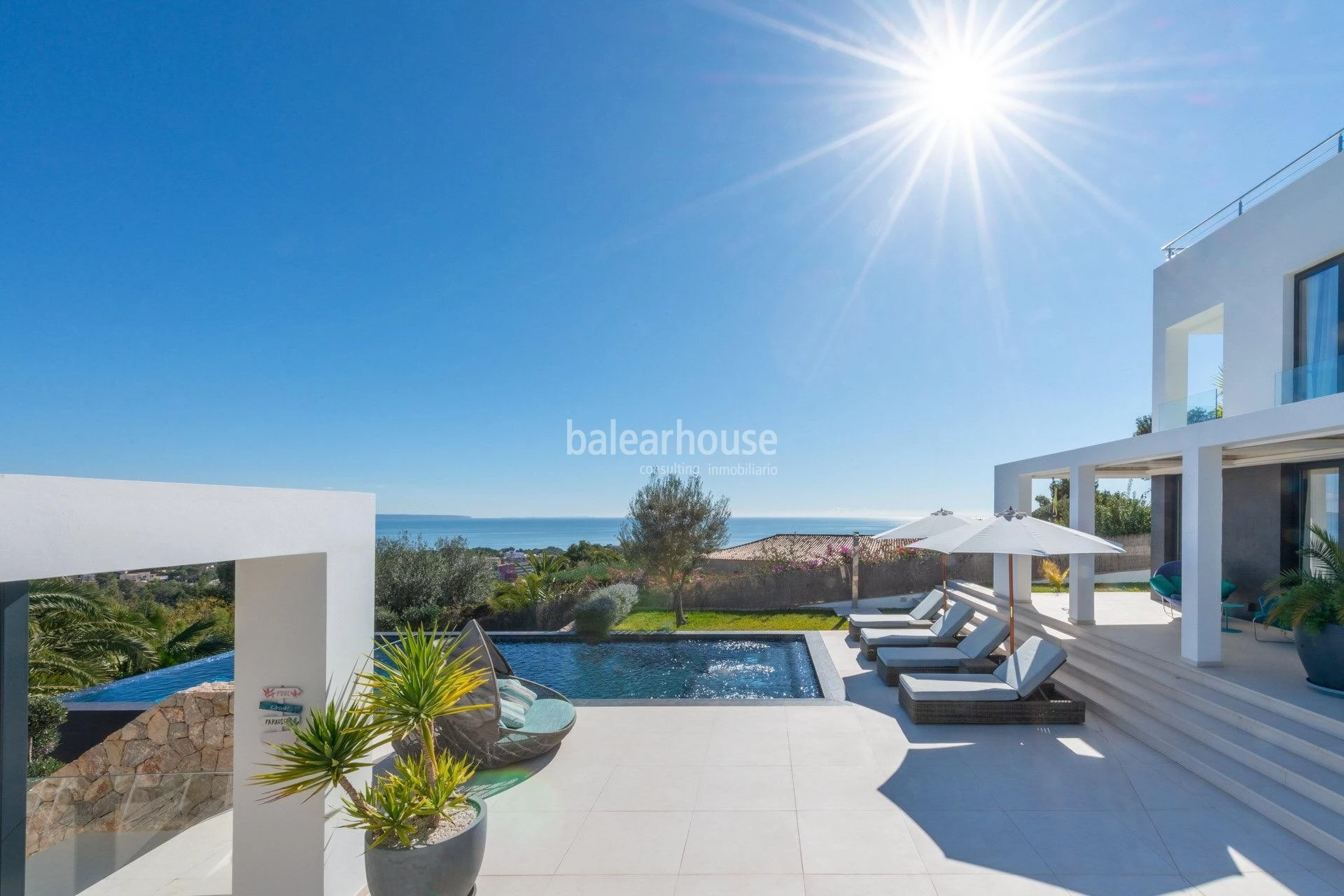 Avant-garde villa with dazzling sea views located at the top of Portals