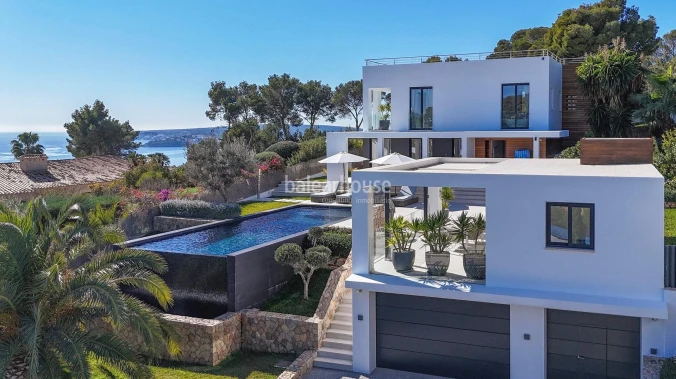 Avant-garde villa with dazzling sea views located at the top of Portals
