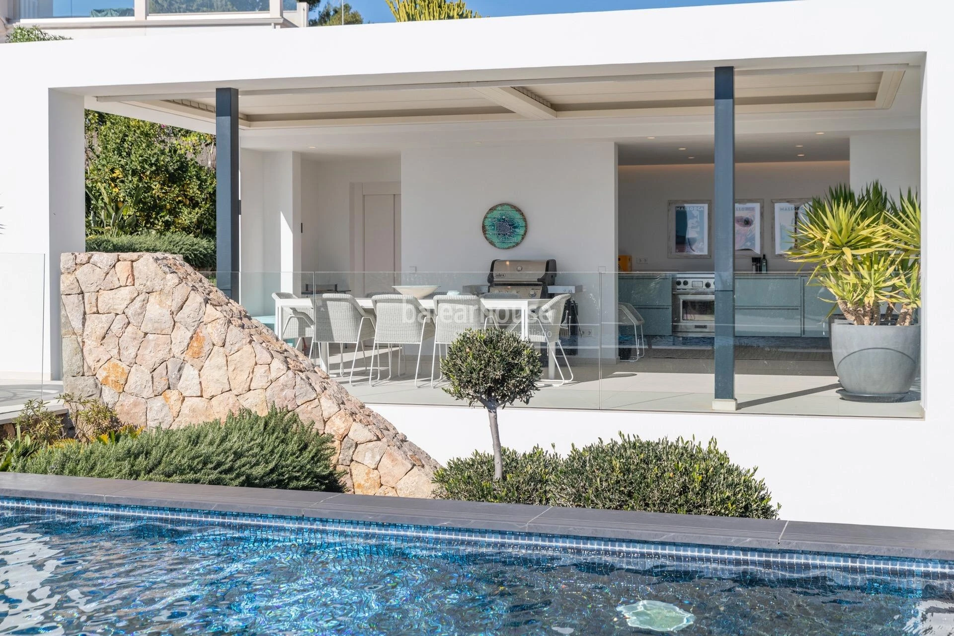 Avant-garde villa with dazzling sea views located at the top of Portals